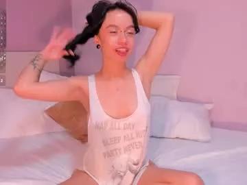 Freechat missbombom on Chaturbate