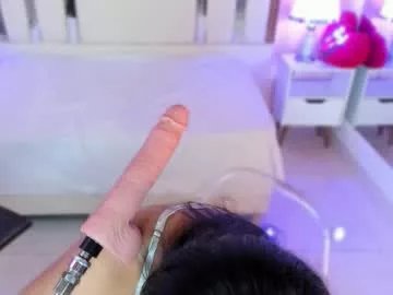 Freechat nahomyroberts on Chaturbate