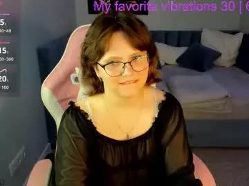 nina_lunaa from Chaturbate is Freechat