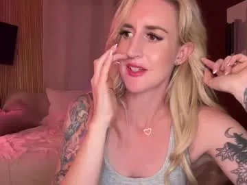 Freechat officiallyonlytams on Chaturbate