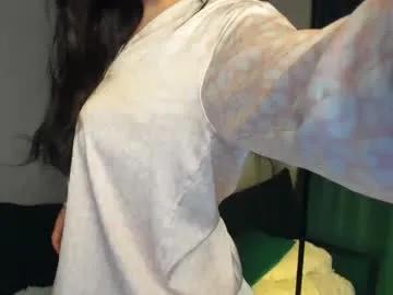 paulaguidroz — unbutton my shirt for a little [25 tokens remaining]