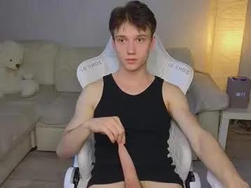 Freechat pupsenish on Chaturbate