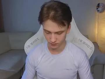 Freechat pupsenish on Chaturbate