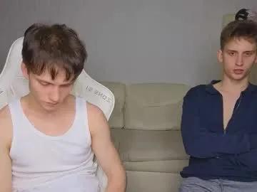 Freechat pupsenish on Chaturbate