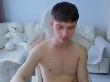 Freechat pupsenish on Chaturbate