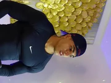 Freechat romano_kentt12 on Chaturbate