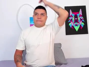 Freechat rooxxyy_ on Chaturbate