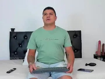 Freechat rooxxyy_ on Chaturbate