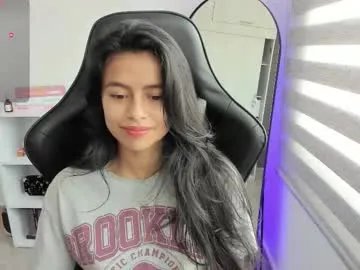 Freechat roseparis on Chaturbate