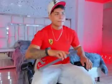 Santiagoreyesft from Chaturbate