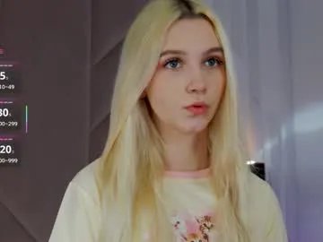 Freechat saramist on Chaturbate