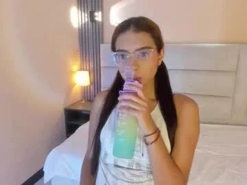 sarasaenz_99 on Chaturbate 