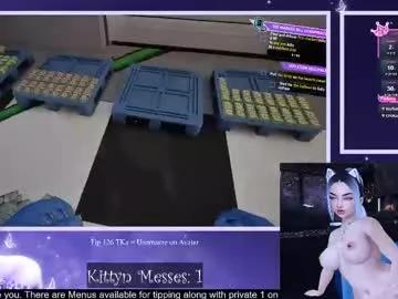 sassykittyn from Chaturbate