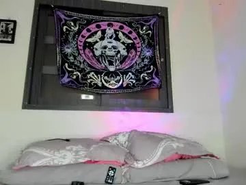 Freechat saucy_zaren on Chaturbate