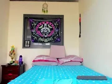 Freechat saucy_zaren on Chaturbate