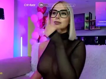 Freechat sexyyevelyn on Chaturbate