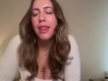Freechat sieena on Chaturbate