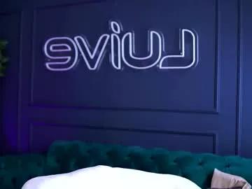 Freechat siennaruh on Chaturbate