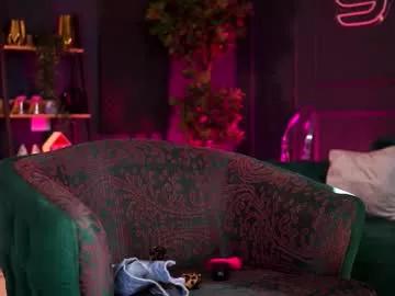 Freechat siennaruh on Chaturbate