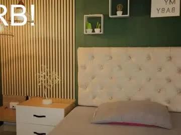 sky_collinss on Chaturbate