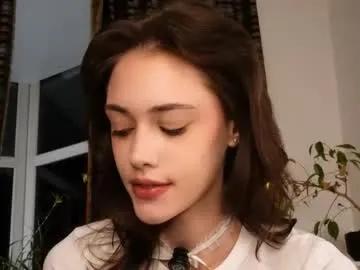t_tragedienne — Goal: bj with banana? ;P - I'm Helena, a little #shy about my #smalltits becuse i'm #18 years old, #young #new girl here [768 tokens remaining]
