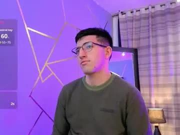 Freechat un_sluttyy on Chaturbate