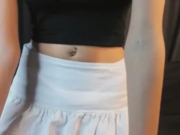 Freechat velvetrisque on Chaturbate