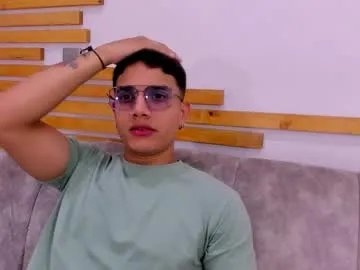 web_gammer_ on Chaturbate