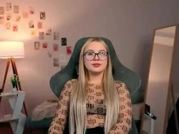 yourjullymoon from Chaturbate is Freechat