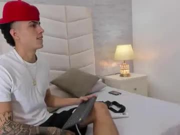 Freechat zeta_3 on Chaturbate