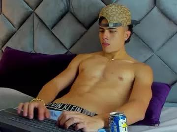 Freechat zeta_3 on Chaturbate