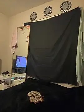 1n0nlythroat on StripChat 