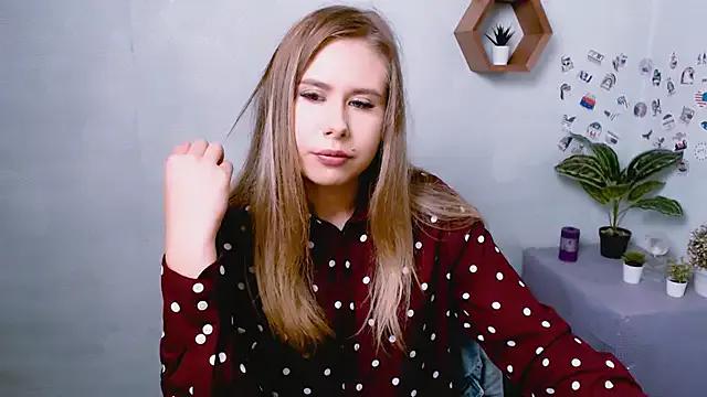 _AlenaTiipls_ from StripChat is Freechat