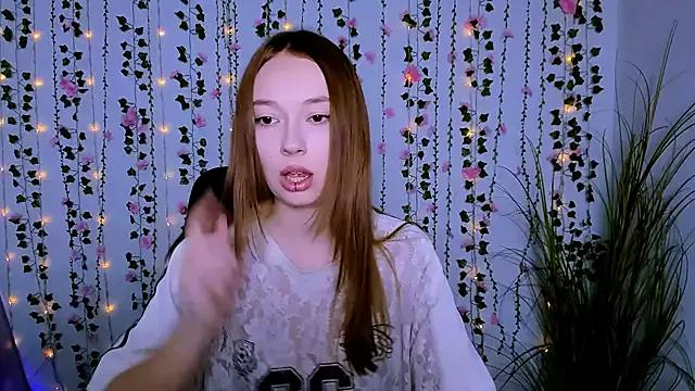 _creamy_queen from StripChat is Freechat