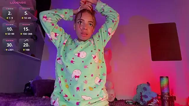 _Marinett_ from StripChat is Freechat