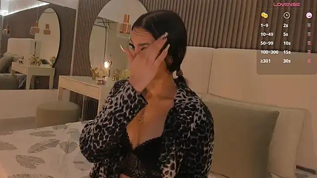 abriana_quintana from StripChat is Freechat
