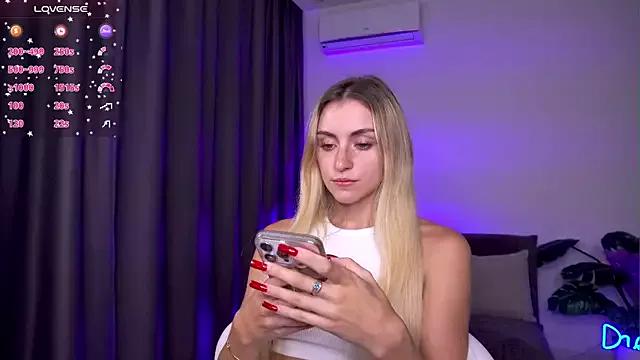 Adalin_Moore from StripChat
