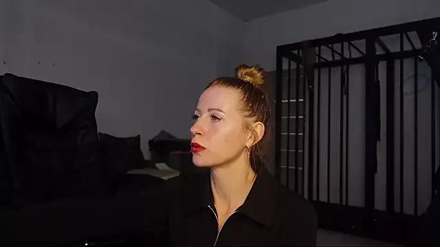 Addison_Blackk from StripChat is Freechat