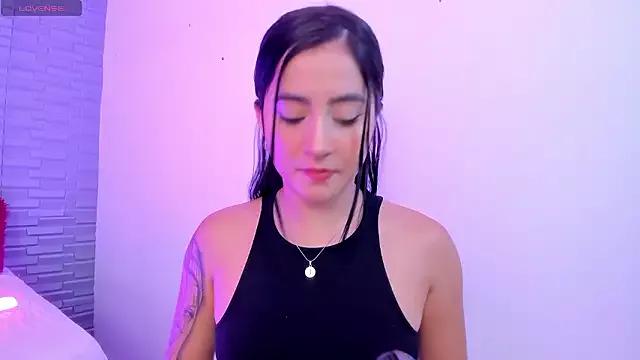 agatha_adamss from StripChat