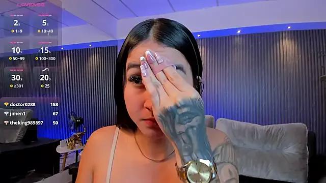 agatha_adamss from StripChat