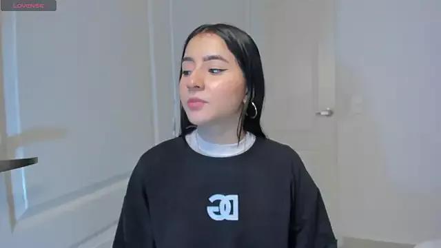 agatha_adamss from StripChat