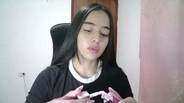 Freechat aineangeel on StripChat