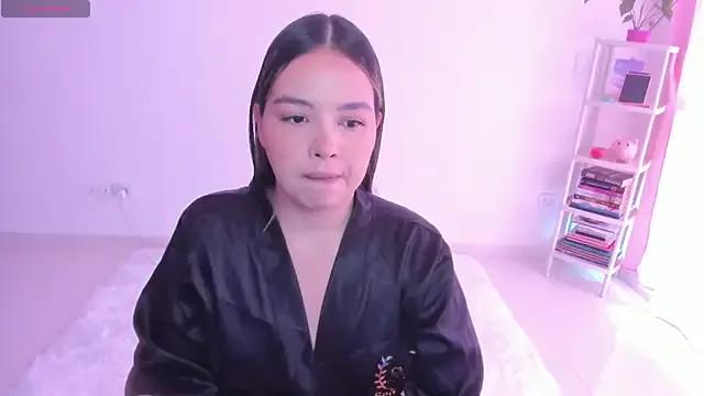 Alana_Banana_ on StripChat