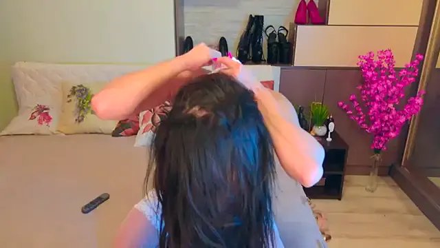 Freechat AlexaBilie on StripChat