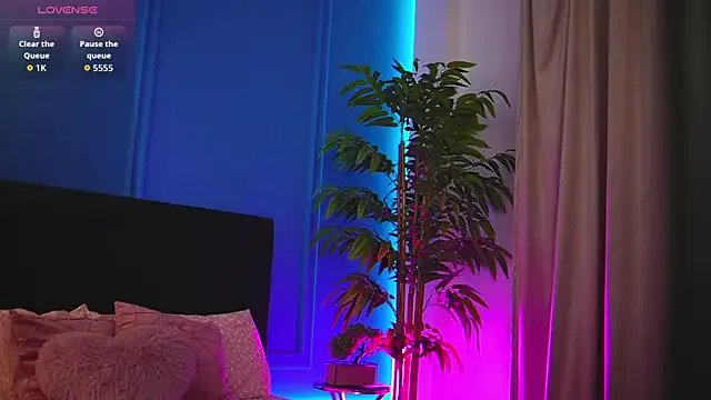 Freechat alexxisrae on StripChat