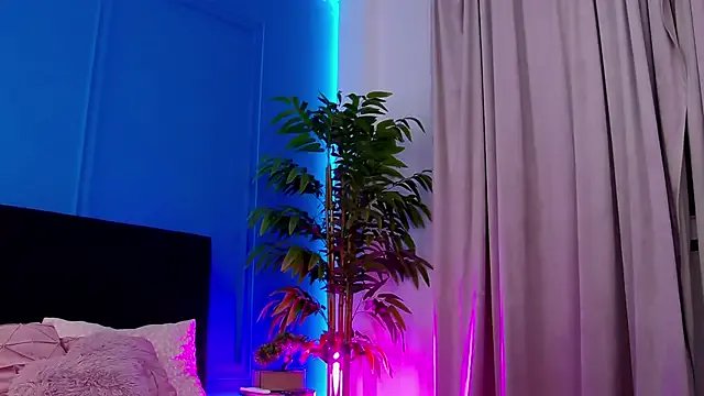 Freechat alexxisrae on StripChat