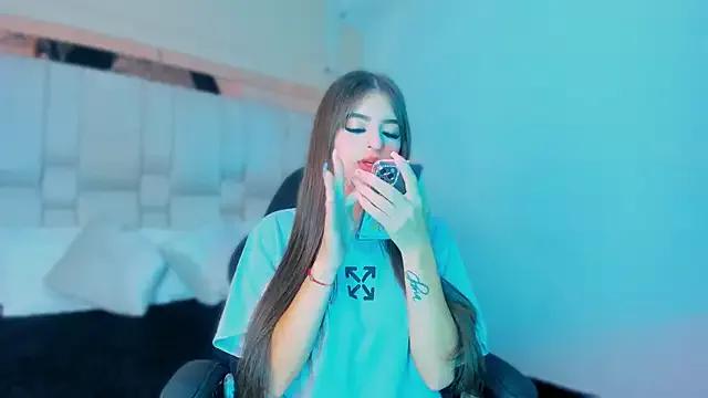 Alice_Barker from StripChat is Freechat