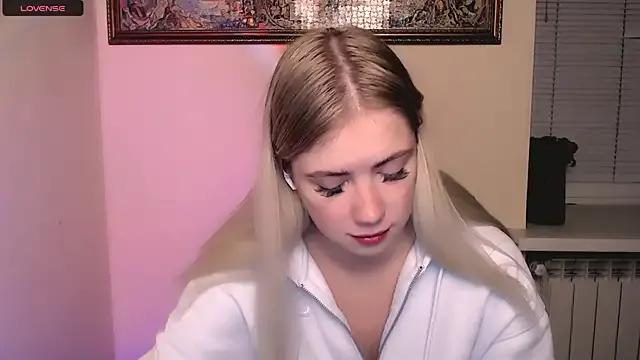 Avatar of AliceHotty_