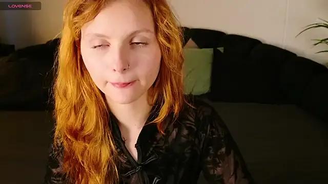 AlisHanson on StripChat