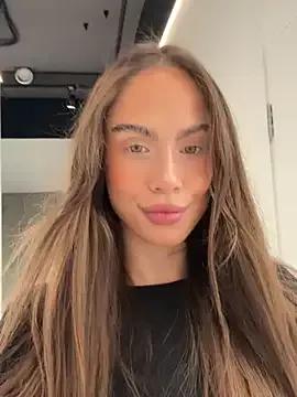 Amanda_River from StripChat